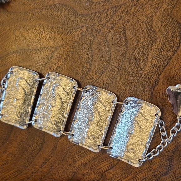 VINTAGE 50s Mid Century Aluminum Sea Horse Bracelet West Germany Coral Silver - Picture 6 of 6